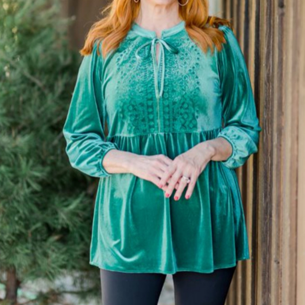 A New the pioneer woman embroidered empire waist tunic
